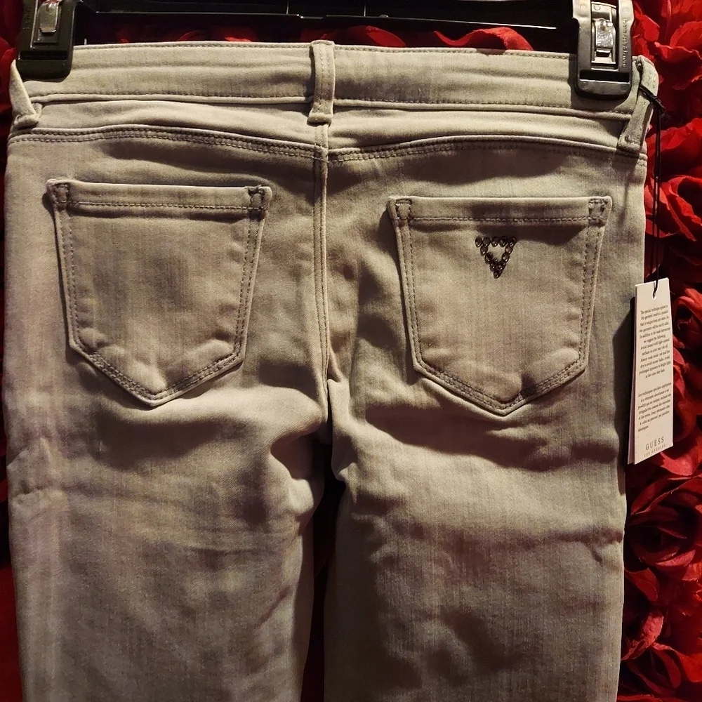 Guess NWT Girls Stretch Denim Pants Size Medium BRAND NEW